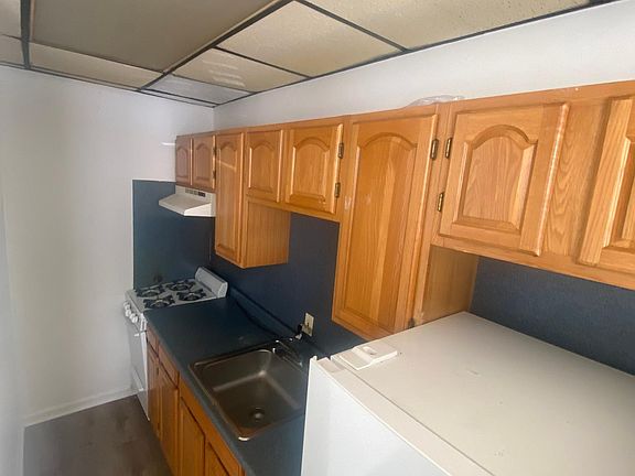 5th image of 444 N Gross St APT 1