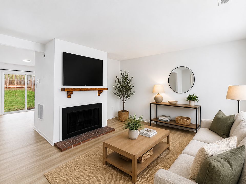 1st image of 2654 Gatewood Cir