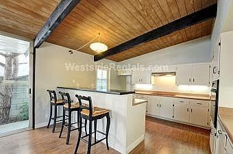 Kitchen bar
