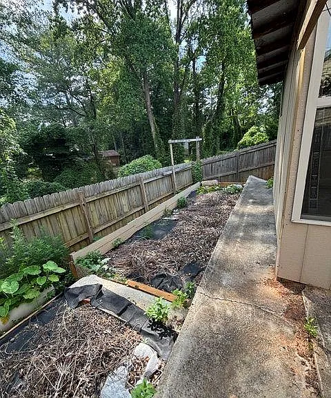 2570 Trelipe Dr — Photo 24