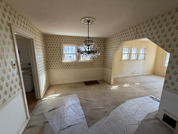 5th image of 7523 Canton Ave