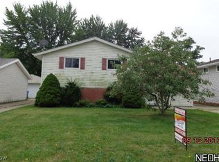 4114 Holl Ave, Sheffield Lake, OH 44054