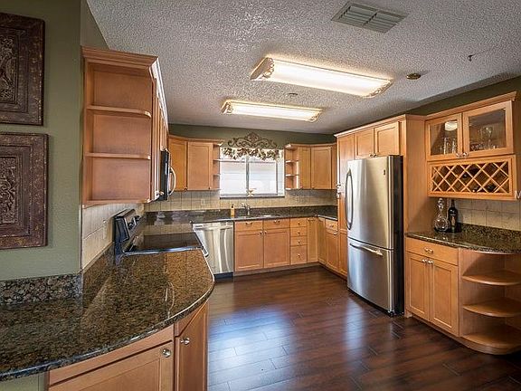 5th image of 7119 Silvermill Dr
