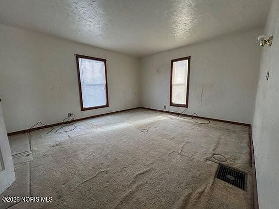 3rd image of 109 N Harrison St