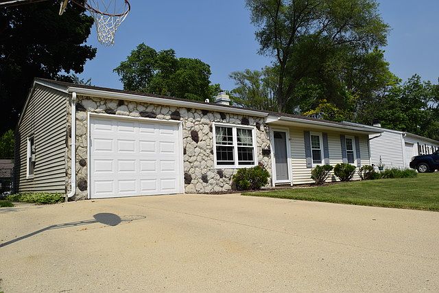 1st image of 1021 Oakland Dr