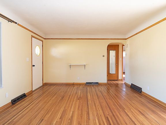 4th image of 1444 Lascerne Cir N