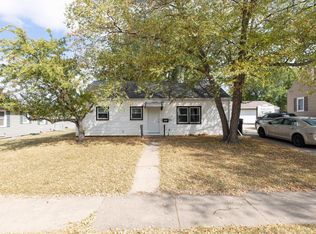 2012 State St, Cedar Falls, IA 50613