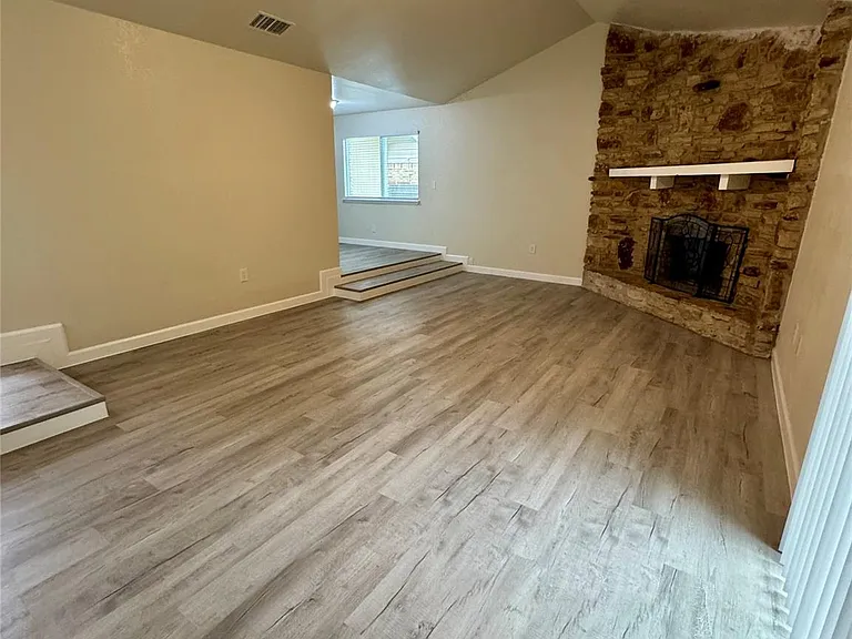 1205 Ramble Creek Dr — Photo 3