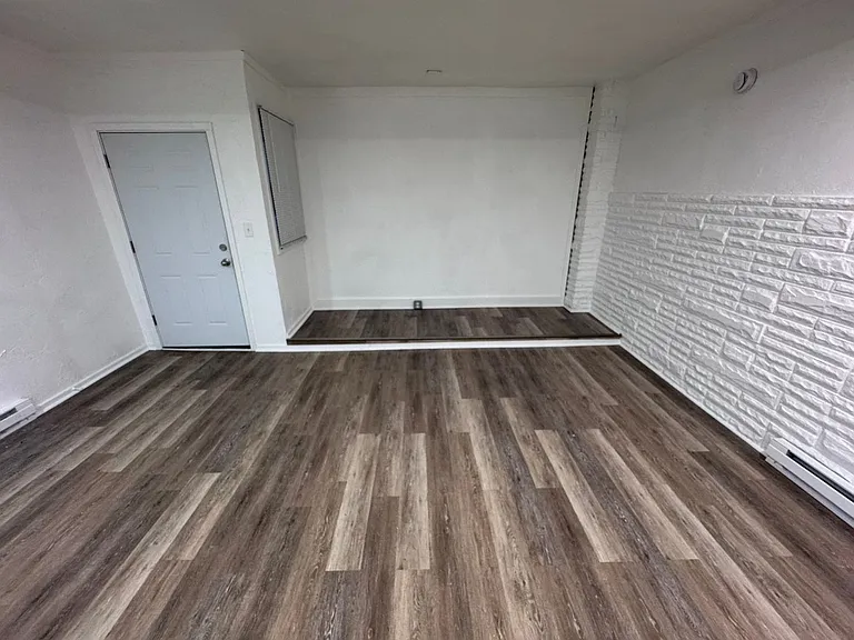 2918 Walnut St — Photo 4