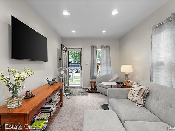 5th image of 3363 16th St