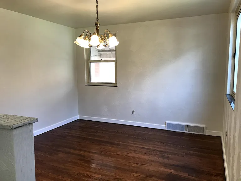 606 Ridgemont Dr — Photo 4