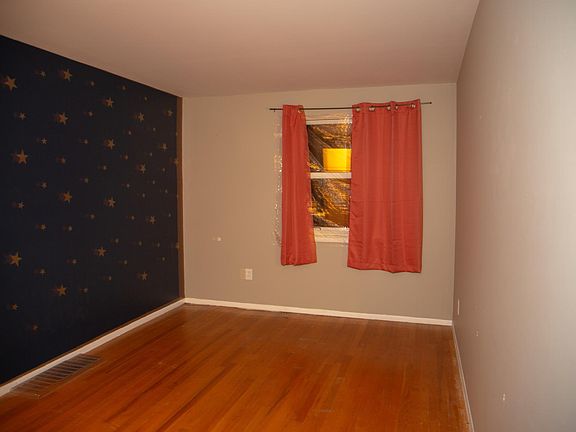 4th image of 548 E Terrace Ln #548