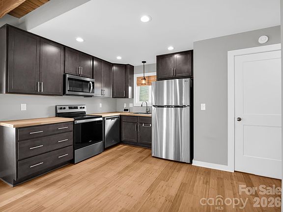 3rd image of 9 W Citra St