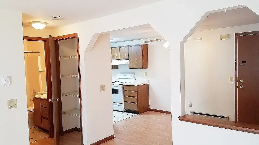 1 bed, 700 sqft, $1,219 — Photo 3