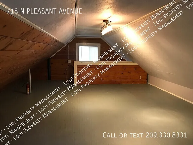 718 N Pleasant Ave — Photo 8