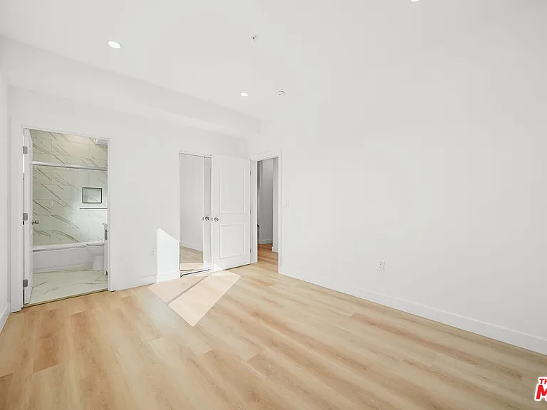 4176 Willimet St — Photo 32