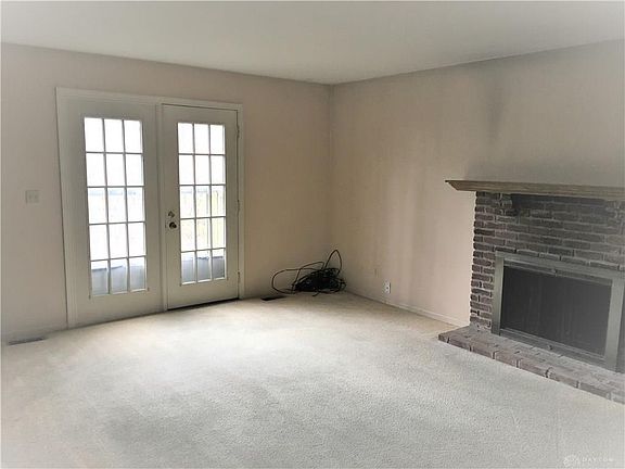 4th image of 36 Nicholson Ct