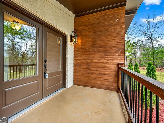 5th image of 672 Cooley Woods Rd