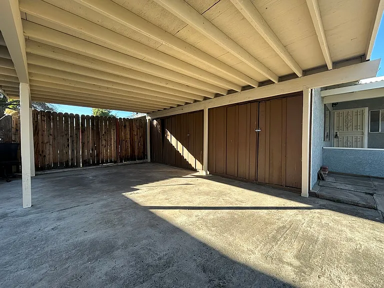 948 Barbra Ln — Photo 5
