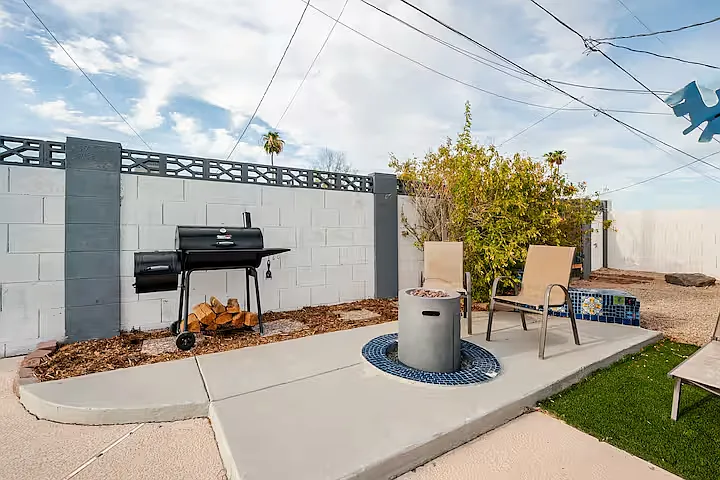 1104 E Campus Dr — Photo 44