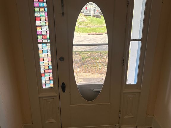 3rd image of 200 W Grimes Ave