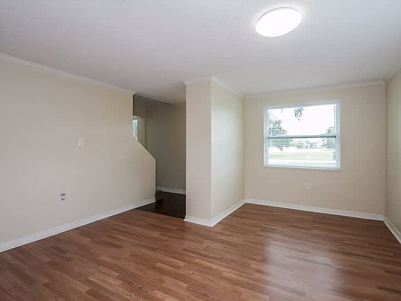 3rd image of 843 Winter Garden Dr