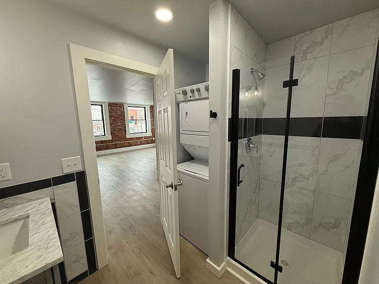 19 SW Dorion Ave — Photo 17