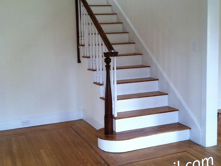 704 SE 2nd St — Photo 11