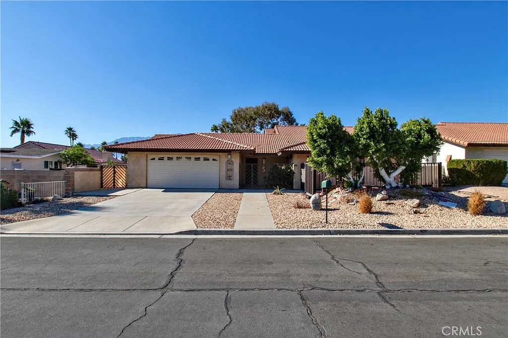 3 bed, 2272 sqft, $2,850 — Photo 1