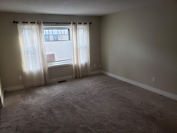 5th image of 652 Olde Towne Ave Unit L