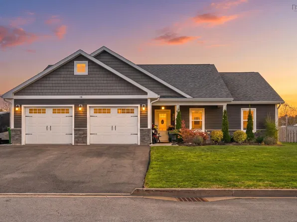 10 Deer Haven Dr, Kentville, NS B4N 0B7