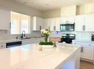 3838 Hollowglen Dr, Palmdale, CA 93550