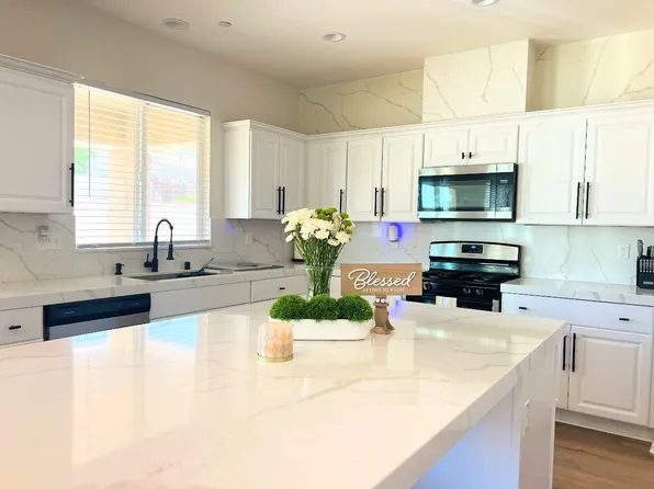 3838 Hollowglen Dr, Palmdale, CA 93550