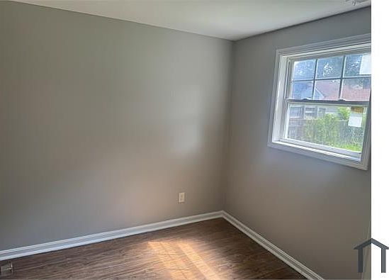 3rd image of 405 N 39th St