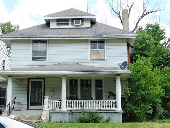 2nd image of 1617 W Grand Ave