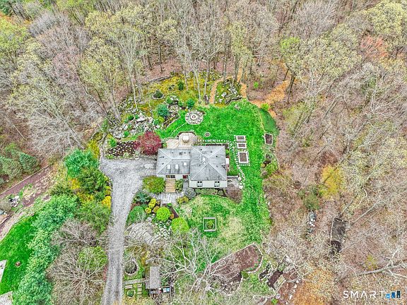 2nd image of 86 Seventy Acre Road