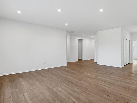 5th image of 3968 E 191st St
