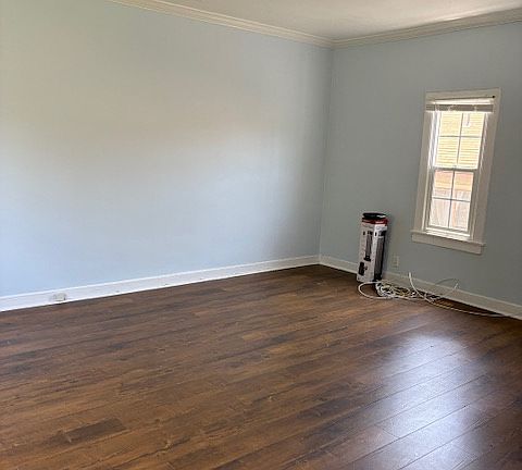 2nd image of 925 Parkman Ave #927-1/2