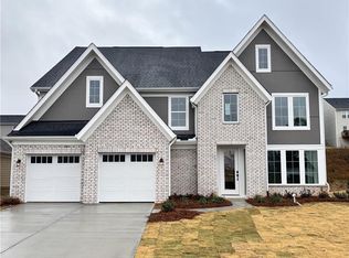 147 Clear Lake Pkwy, Hoschton, GA 30548