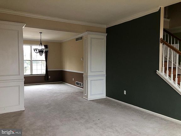 3rd image of 26 E Shakespeare Dr