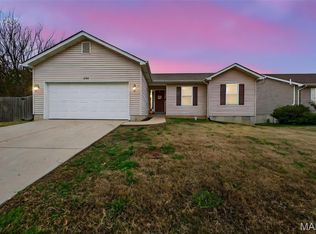 2320 Arkansas Dr, High Ridge, MO 63049