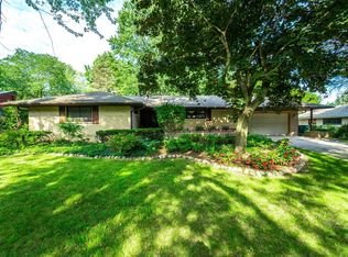 8306 Greenwood Ave, Munster, IN 46321