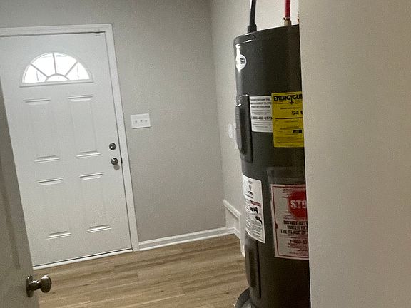 4th image of 635 Marion Ave