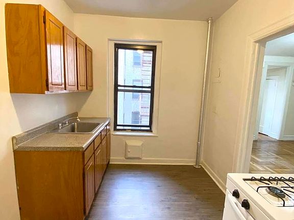 3rd image of 55 E 18th St #D1
