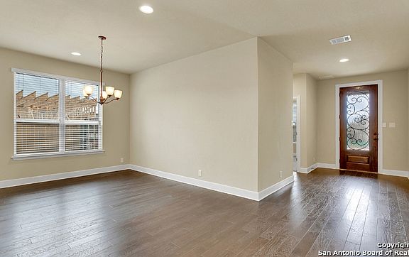 4th image of 220 Bamberger Ave
