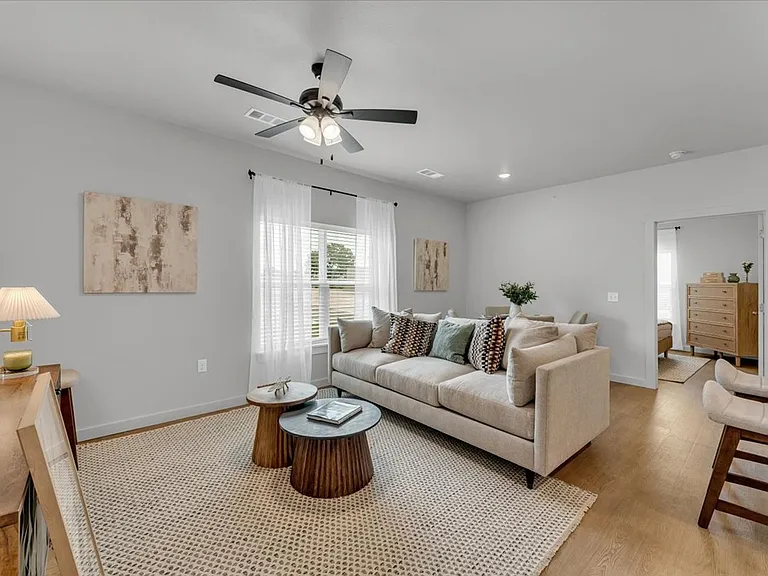 818 S Morningside Dr #411 — Photo 20