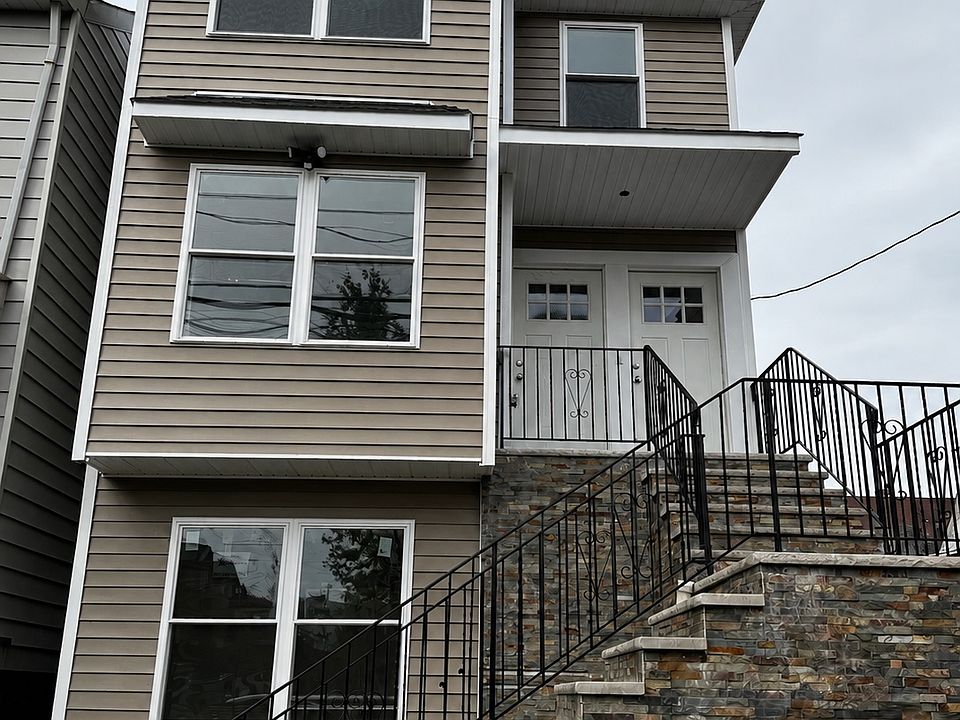1st image of 213 N 4th St