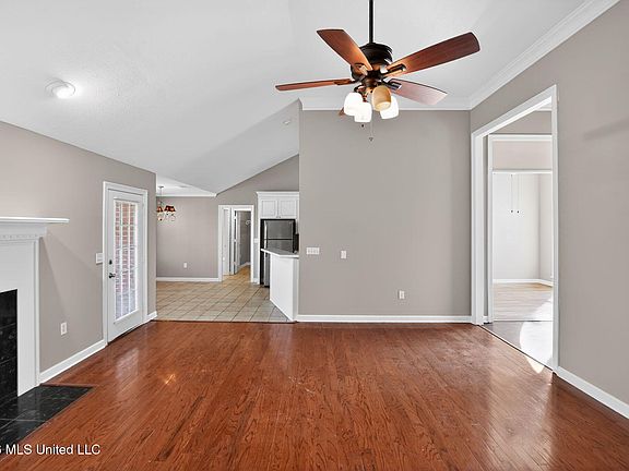 4th image of 308 Cypress Creek Rd