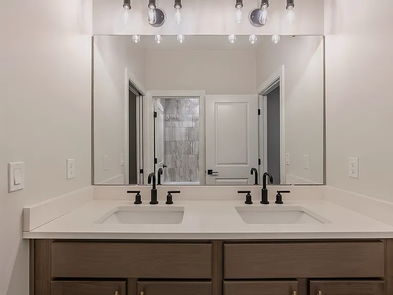79 Stansbury Ln — Photo 14