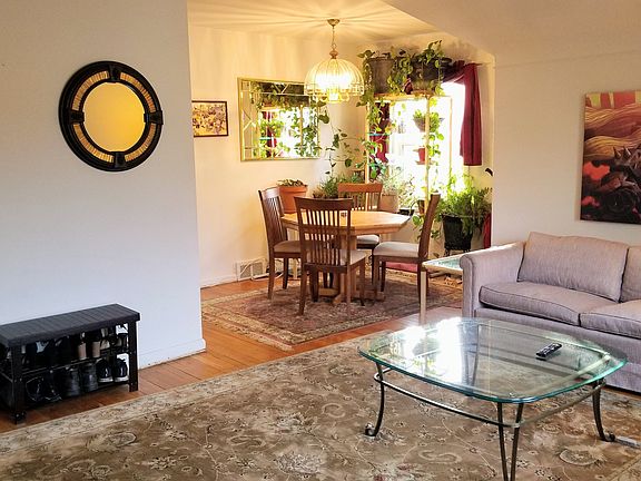 3rd image of 1409 Catalpa Dr #2